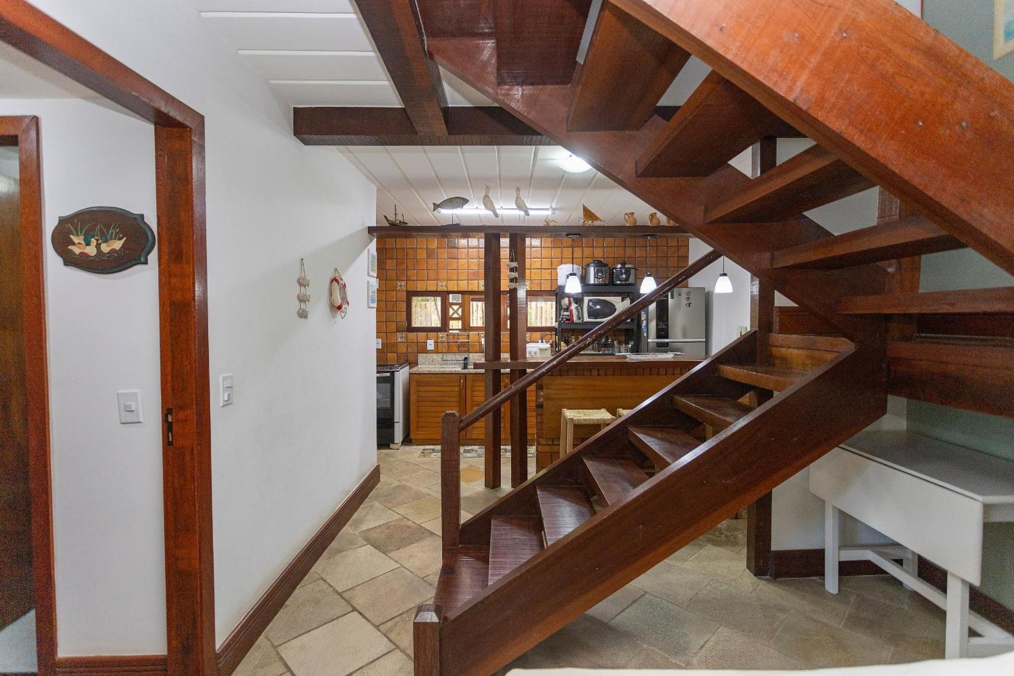 Casa Em Com 3 E Garagem | Vf 09
